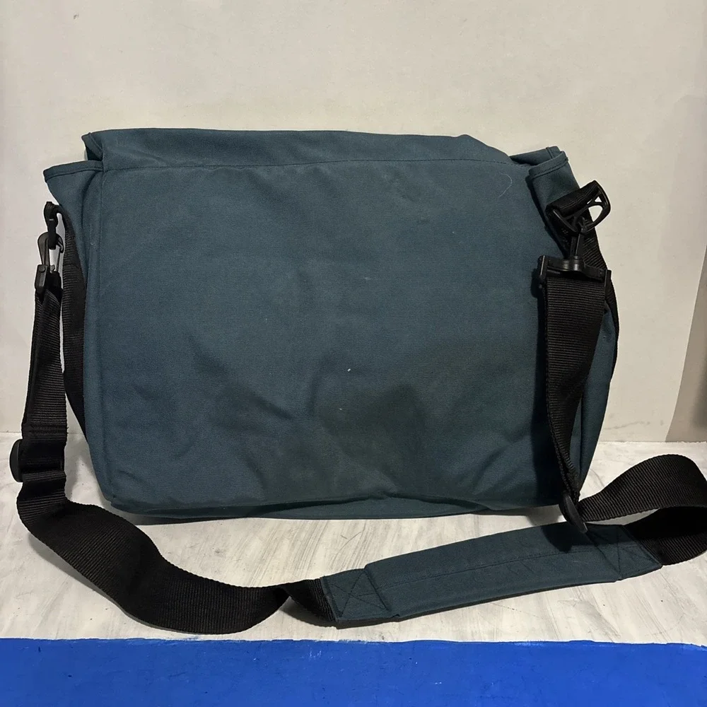 EastPack blue/green Messenger Bag 18 Inch